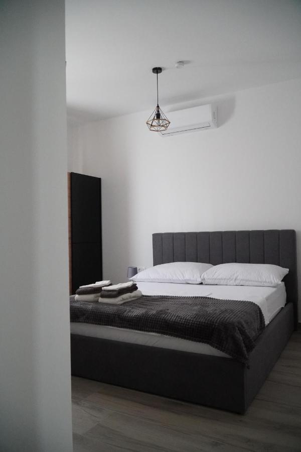Fjaka Apartments & Rooms Sibenik Bilik gambar